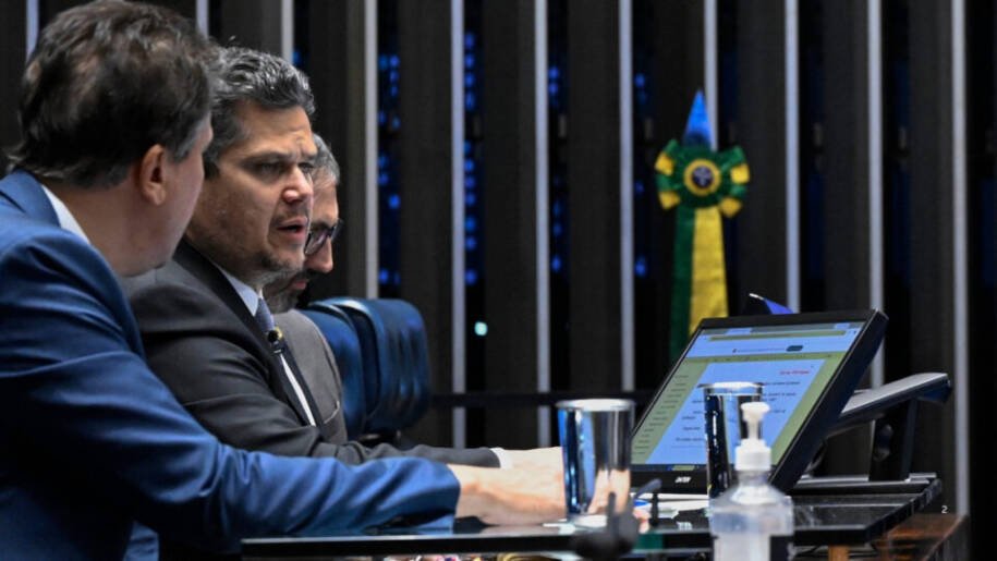 Senado debate PEC que pode reduzir jornada de trabalho e gerar polêmica