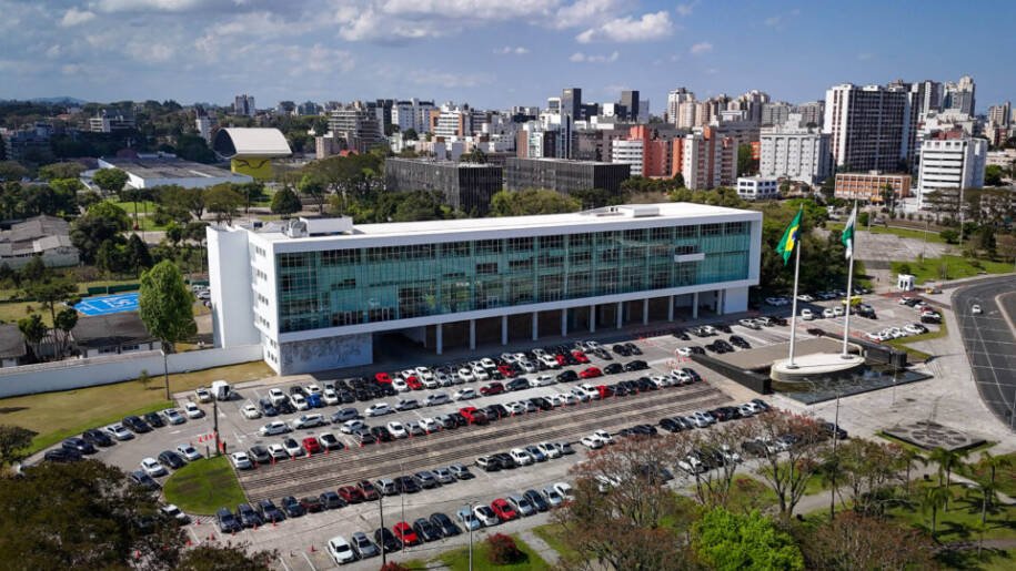 Sergio Moro planeja reforma administrativa no Paraná e gera polêmica sobre secretarias