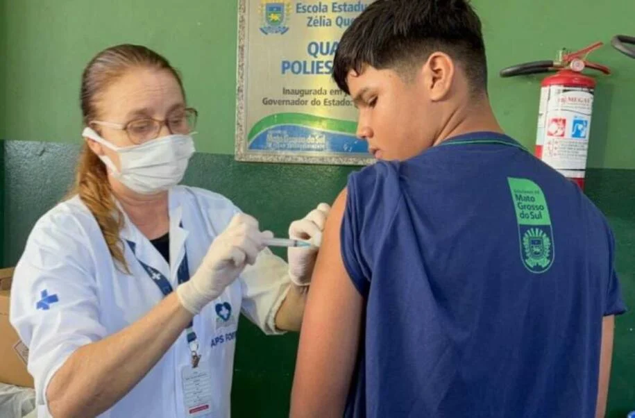 SES e SED promovem vacinação em escolas de MS e buscam ampliar cobertura em novembro