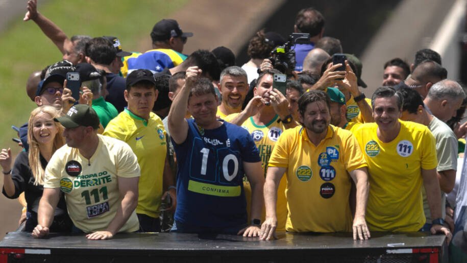 Tarcísio de Freitas afirma que Brasil precisa de pacificação após votar em SP