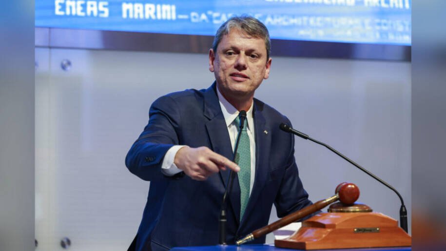 Tarcísio de Freitas conquista reeleição histórica em SP com 62,65% dos votos