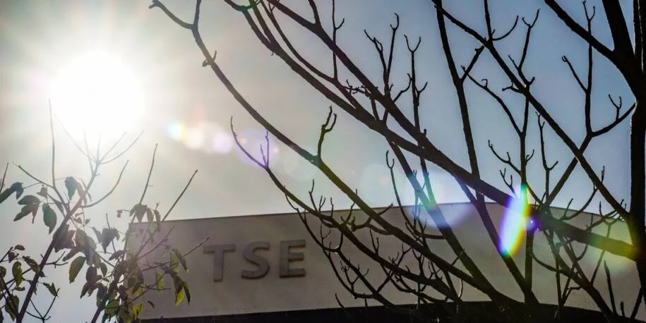 TSE confirma veto a postagens falsas ligando Lula e Flávio ao crime organizado