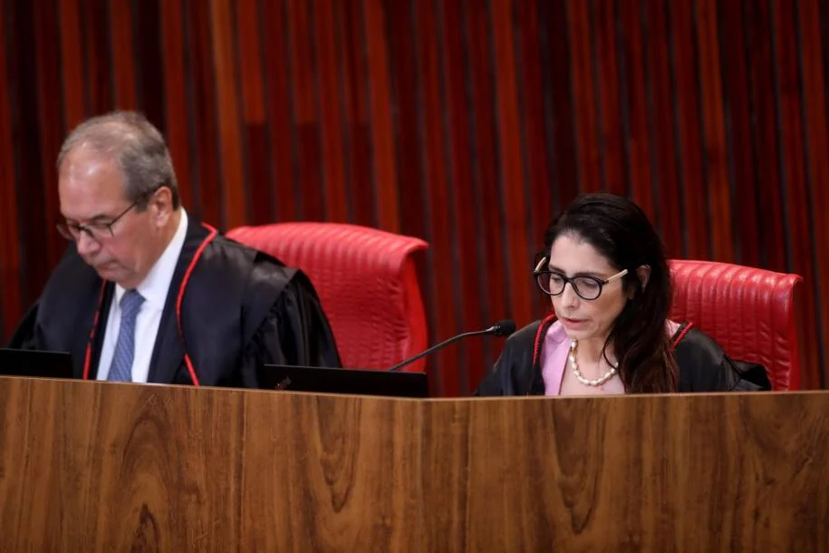 TSE suspende site Brasil 22 Token por oferecer criptomoedas em troca de apoio a Flávio Bolsonaro
