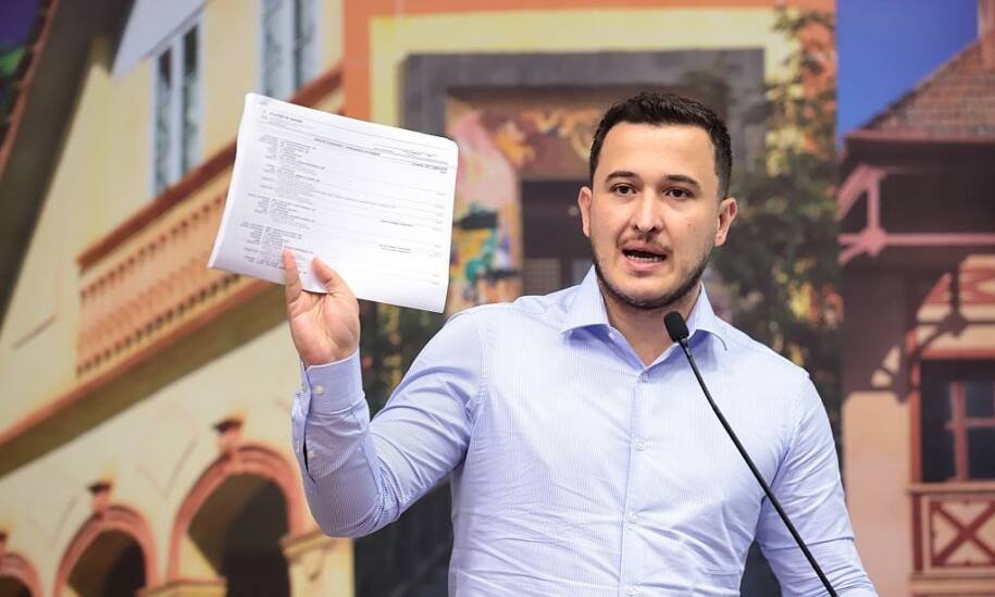Vereador Lucas Souza cobra segurança nas escolas e prazos da LOA em Joinville