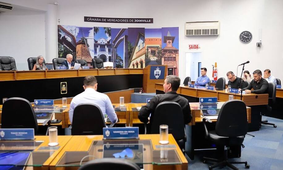 Vereadores de Joinville aprovam projetos que beneficiam idosos e gestantes